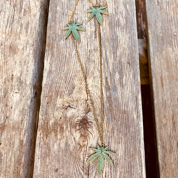 Handmade leaf earrings and necklace set - Picture 2 of 4